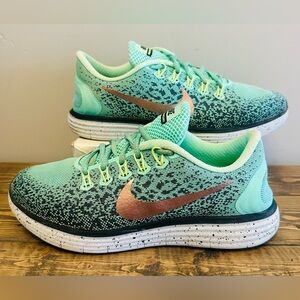 Nike Free RN Distance Shield Shoe 849661-300 Women’s Size 7 Sneakers